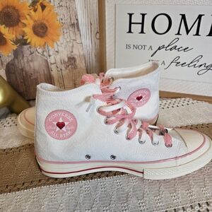 Converse Hi-Top Sneakers Vintage White and Pink